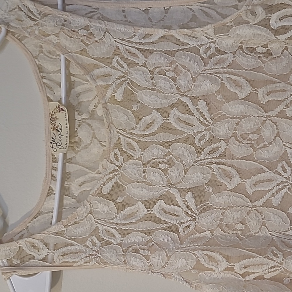 Free People Beige Lace Top used good condition.‎ - Picture 3 of 12